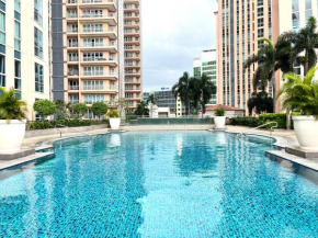 Venice BGC Luxury Condo - Balcony, Pool, Wi-Fi